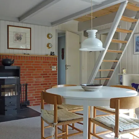 Three-bedroom Holiday In 2 Holiday home